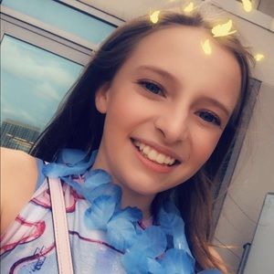 Meet your Posher, Alexis